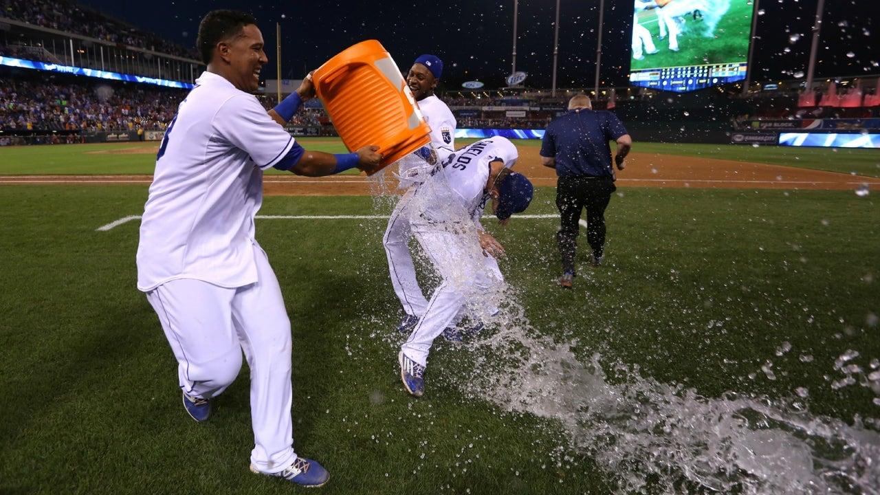 Fun continues at The K as Royals smack Giants for sixth straight win